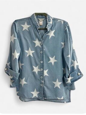 MULTIPLES Star Printed Light Blue Chambray Denim Style Button Up Top